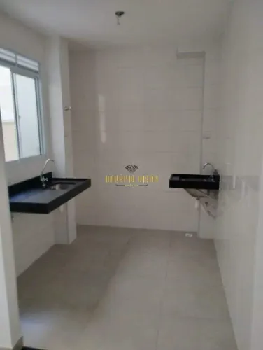 Apartamento Térreo á Venda de 2 Dormitórios e com Quintal Privativo no Condomínio São Bent