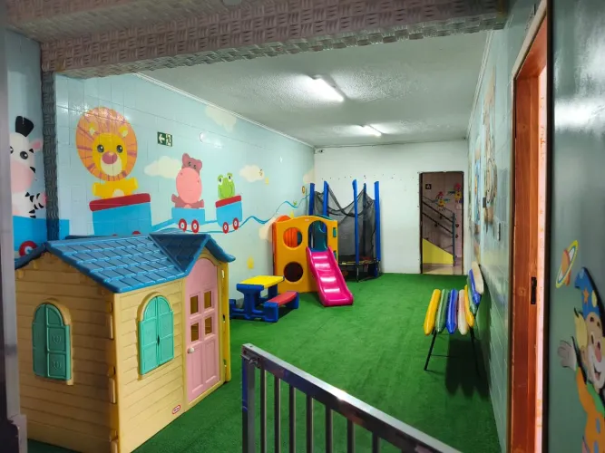 Vendo escola infantil montado em funcionamento