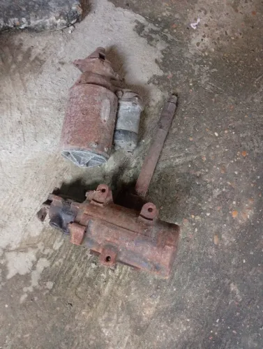 Vendo caixa de direção da f1000 e motor de partida da no estado.