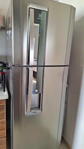Geladeira Electrolux inox 402 litros semi nova