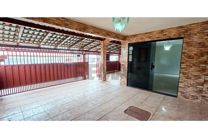 Casa 3 quartos sendo 1 suíte | Recanto das Emas | 130 m² | 2 vagas cobertas | Aceita finan