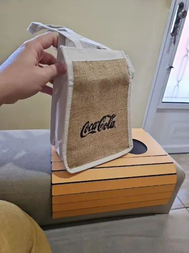 bag coca-cola em tecido juta cor bege - ideal para livros vade mecum sapatos kindle etc