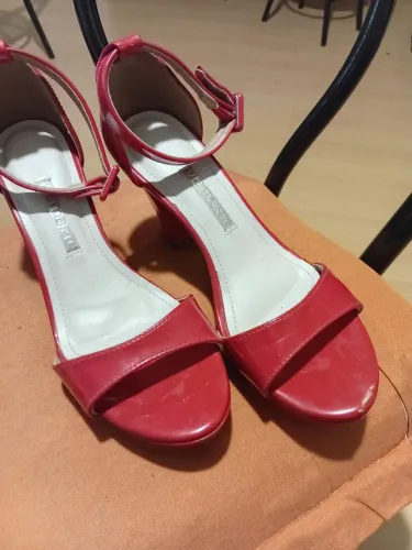 Lindíssima Sandália Vermelha Via Marte
