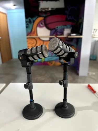1 MICROFONE RØDE - PROFISSIONAL PARA STREAMING/GRAVAÇÃO