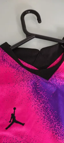 Camisa PSG rosa e roxo nova