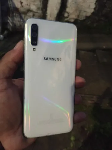 Samsung a50 usado 
