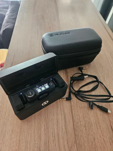 Hollyland Lark Max Duo - Sistema de Microfone de Lapela sem fio