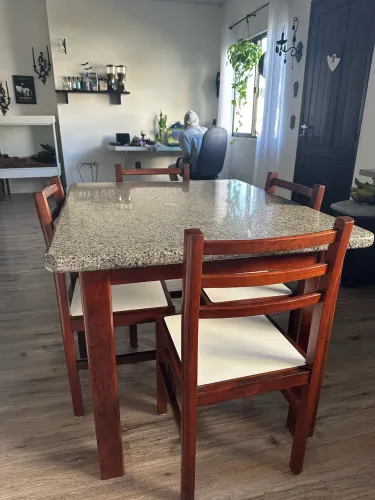 Mesa 4 lugares de mármore EXCELENTE ESTADO