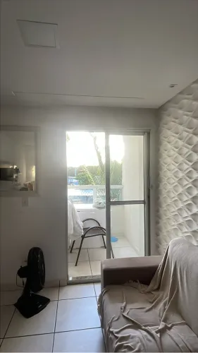 Aluga-se quarto