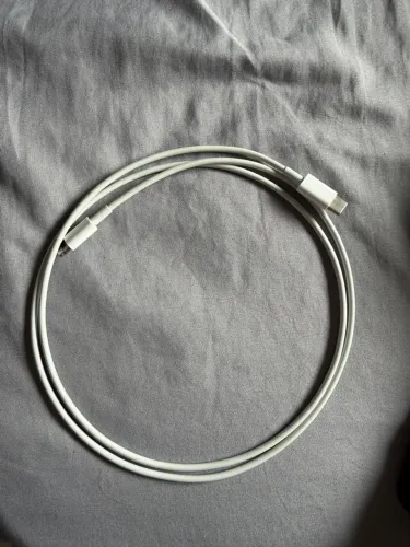 Cabo Apple USB-C para Lightning (1 m) Usado