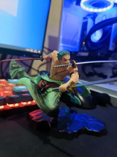 Boneco Roronoa Zoro Novo - Retirada em Maracanaú