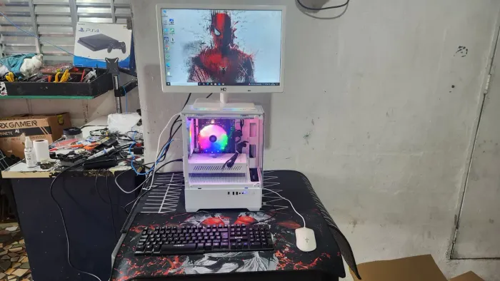 PC Gamer intel Xeon E5-2682V4 8GB SSD 240GB Rx580 8GB 256bit