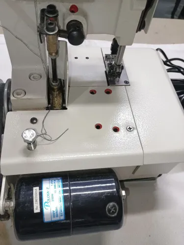 Vendo máquina de costura Galoneira Bracop semi-nova 