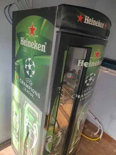Cervejeira em ótimo estado