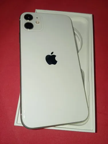 iPhone 11 branco 128GB