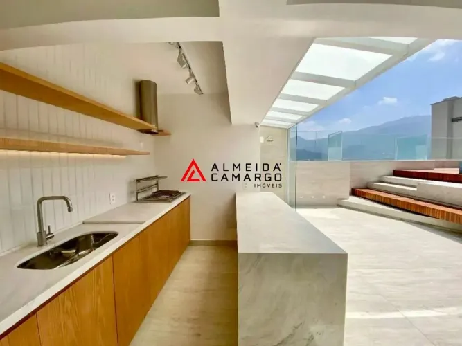 Cobertura Ipanema Reformada Lagoa 5 Suítes Piscina 600m²