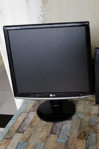 Vendo Monitor LG em excelente estado!!!