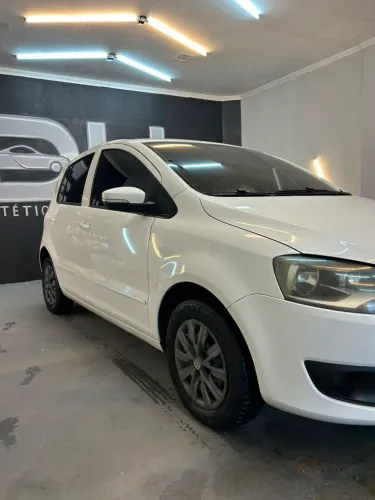 Volkswagen Fox Bluemotion 1.6 MI Total Flex 5P. 2013