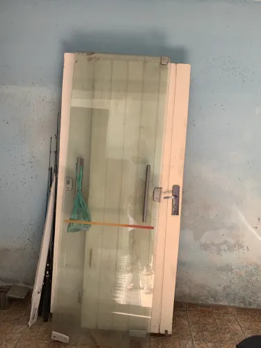Porta de vidro 70 largura 2.10 altura