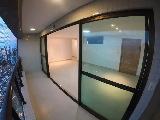 Apto com 126m², 3 suítes, Pos. Nascente, 26º andar, 2 Vagas soltas, planejados básicos, la
