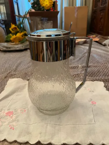 Garrafa de água/suco Novart Inox com plástico prensado