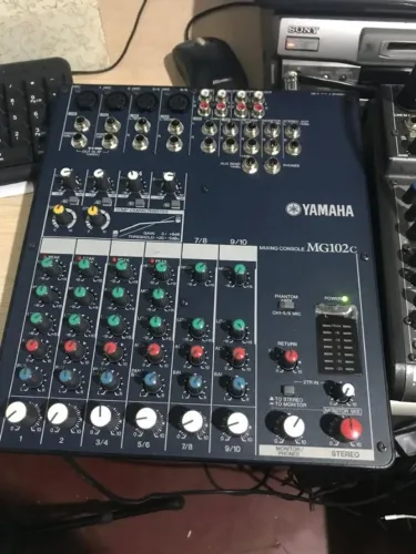 MESA YAMAHA MG 102C MUITO NOVA