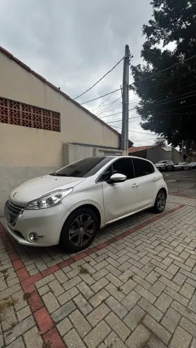 Peugeot 208 Griffe 1.6 Flex 16V 5P Aut. 2015