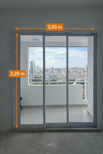 Título: Porta Balcão de Alumínio Branco com Vidro - 3 Folhas - Excelente Estado