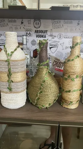 Kit com 3 garrafas decorativas