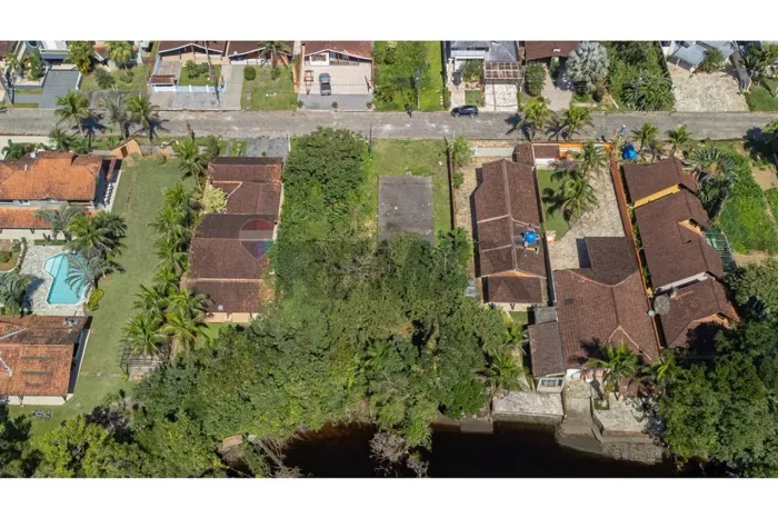 Terreno 504 m², base de 216 m², saída náutica, Condomínio Morada da Praia, Bertioga