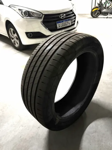 Pneu Goodyear 235/45/19 Wrangler