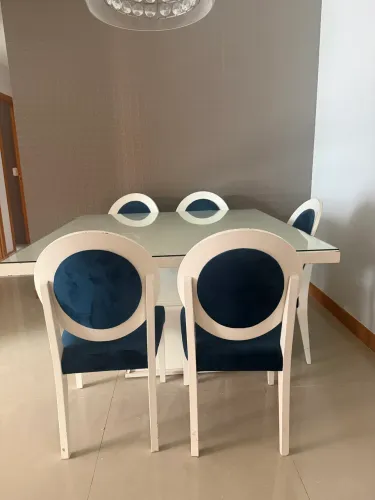 Mesa de Jantar com 6 cadeiras laca
