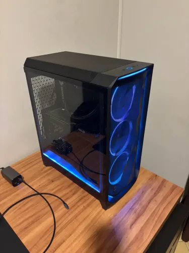 Gabinete Fractal Meshify 3 + Fonte MSI 850