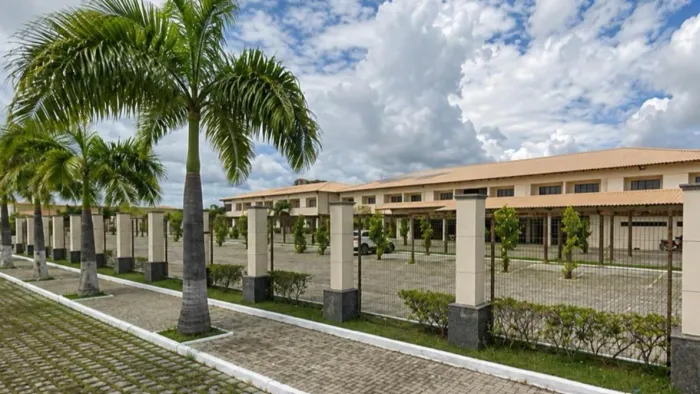 Leilão - Comercial - De R$35.297.152,00 Por R$17.648.576,00