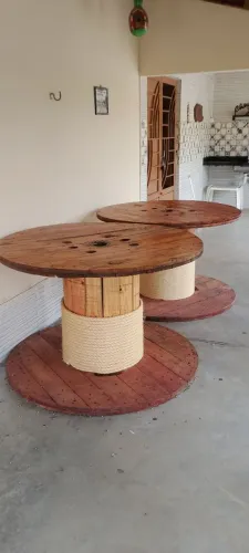 Mesa de madeira de carretel grande