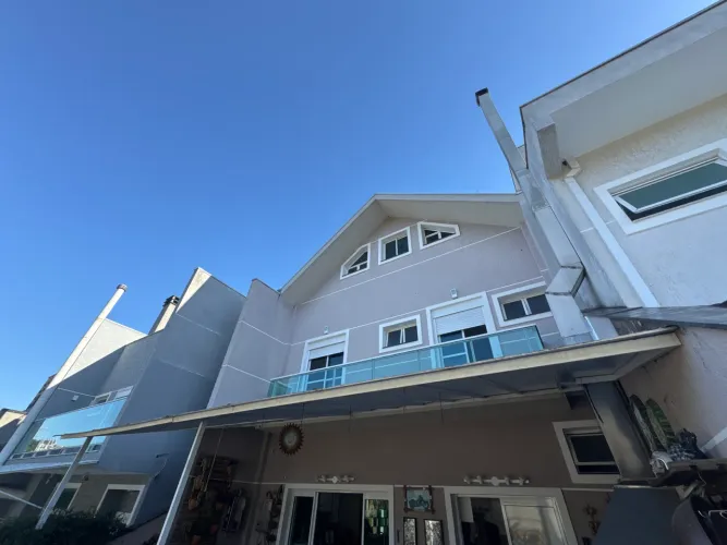 Cobertura Policarbonato 3,40x7,60 com estrutura