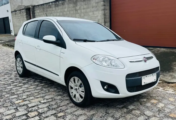 Fiat Palio Essence 1.6 Flex 16V 5P 2014