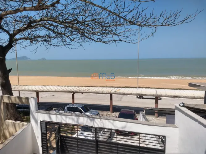 Apartamento com 02 quartos em Macaé
