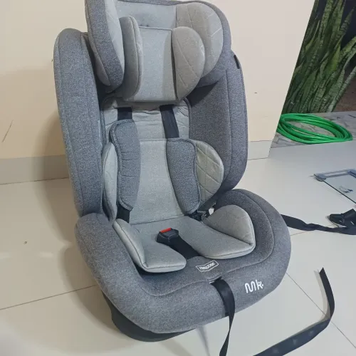 Cadeirinha de Criança para Carro Conservadíssima, 1 ano de uso.