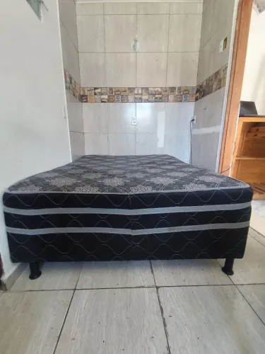 Cama Box Casal em ótimo estado