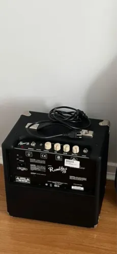 Amplificador Fender Rumble Series 15 P/ Baixo 15w 120v