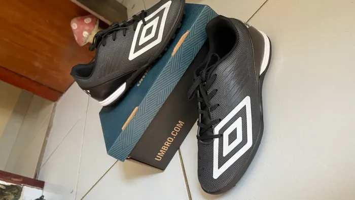 Chuteira Society Umbro Velocita