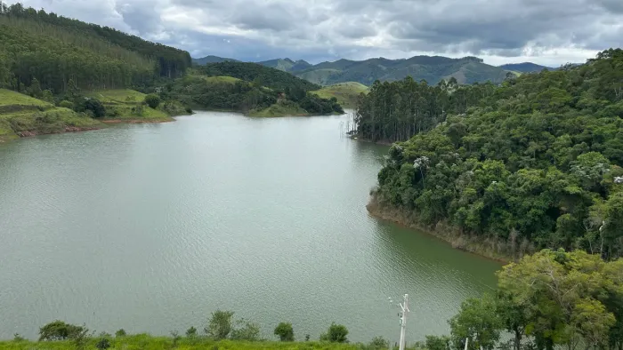 Frente Represa/com escritura/luz/barato.