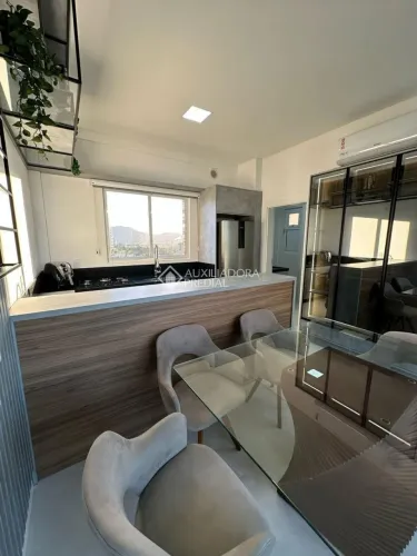 APARTAMENTO A VENDA EM ITAPEMA, 3 SUÍTES 2 VAGAS MOBILIADO!!