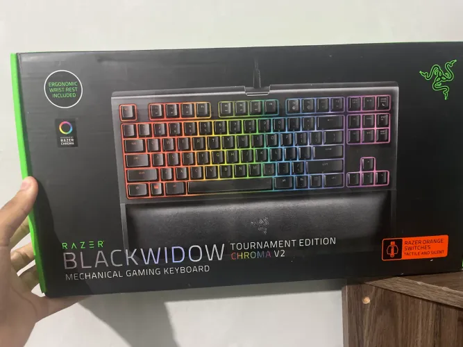 teclado mecânico Razer BlackWidow Tournament Edition Chroma V2