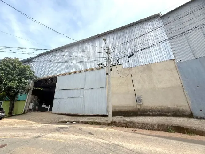 Alugo Terreno em Cariacica com 3.000m² e 1.700m² de Galpão pronto - R$ 30.000,00