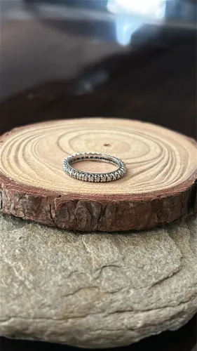 Anel de ouro branco 18k 750 cravejado de diamantes