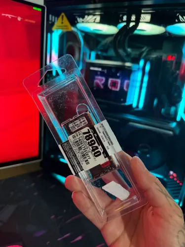 Eu Memória RAM para Notebook Kingston Fury Impact, 16GB, 5600MHz, DDR5, CL40, Preto.