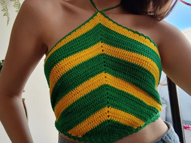 Cropped de croche verde e amarelo
