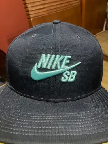 Boné Nike sb azul obsidiana 